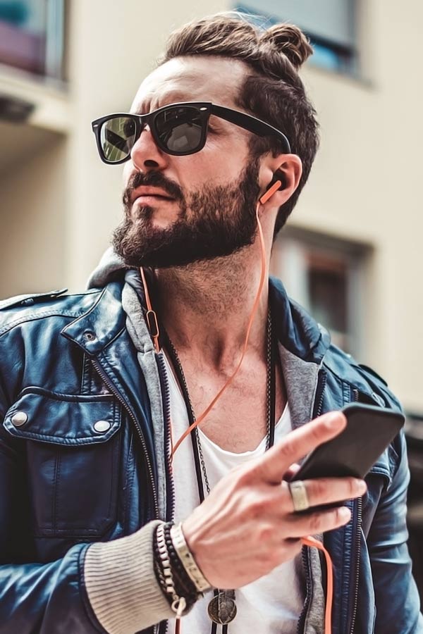 Top Knot Men With A Beard #topknotmen #topknothairstyle