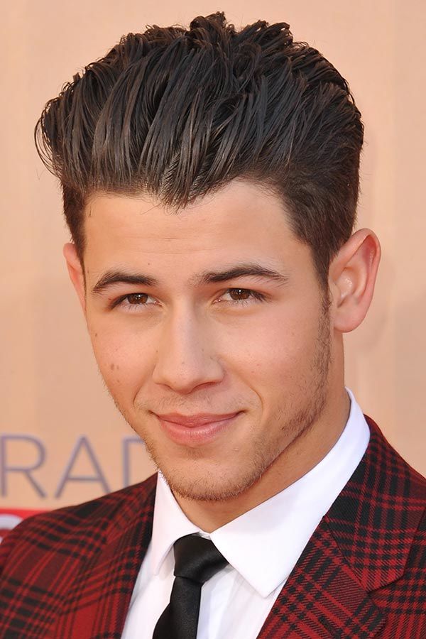 short hairstyles for men with widows peak