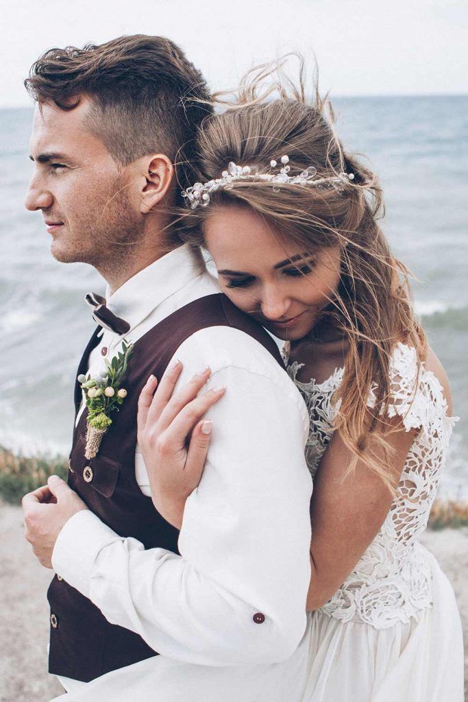 Undercut Fade With Textured Waves On Top #weddinghair #weddiunghairstyles #weddinghairmen