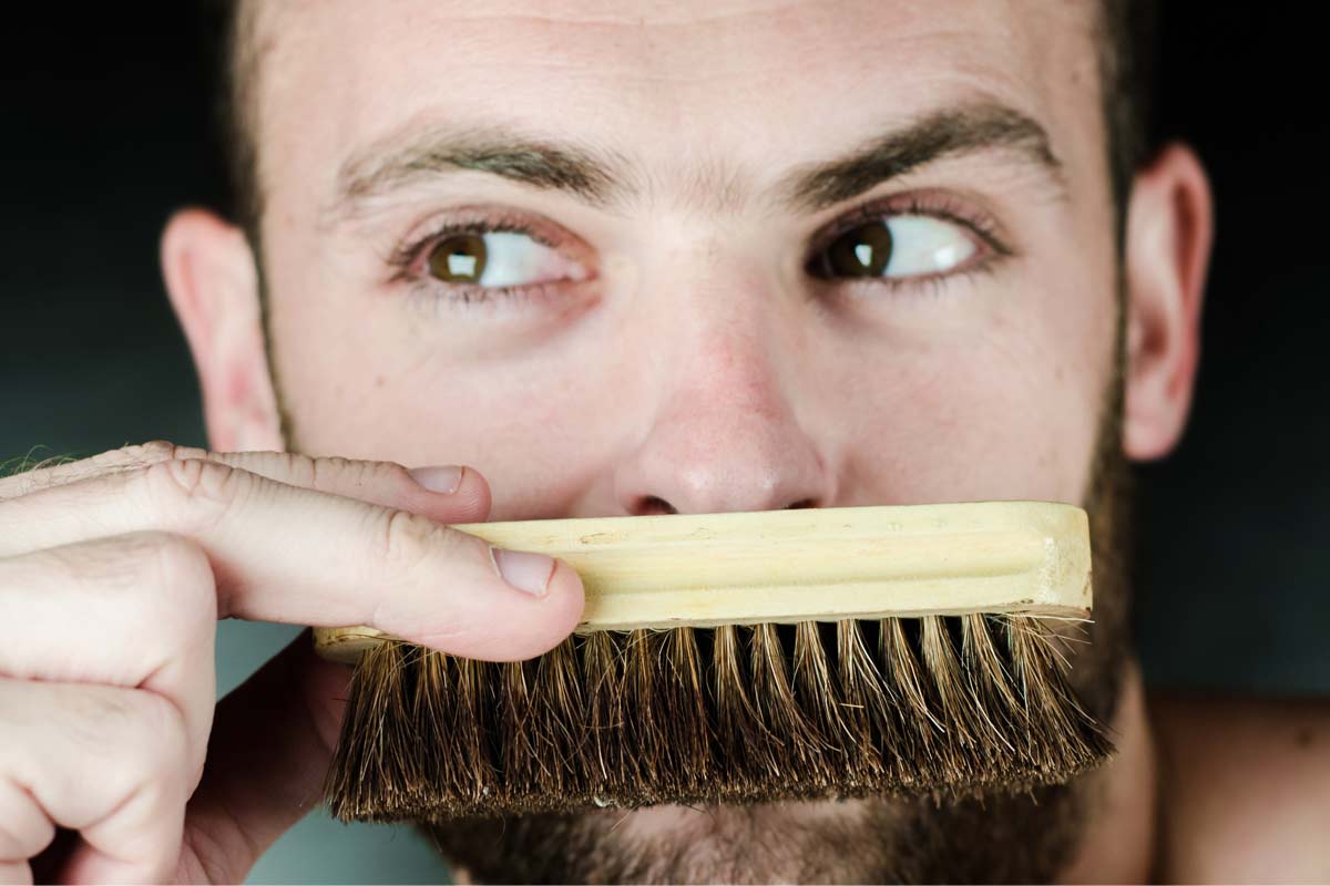 A Full Guide To A Beard Brush: From Usage Tips To Top Picks Reviews
