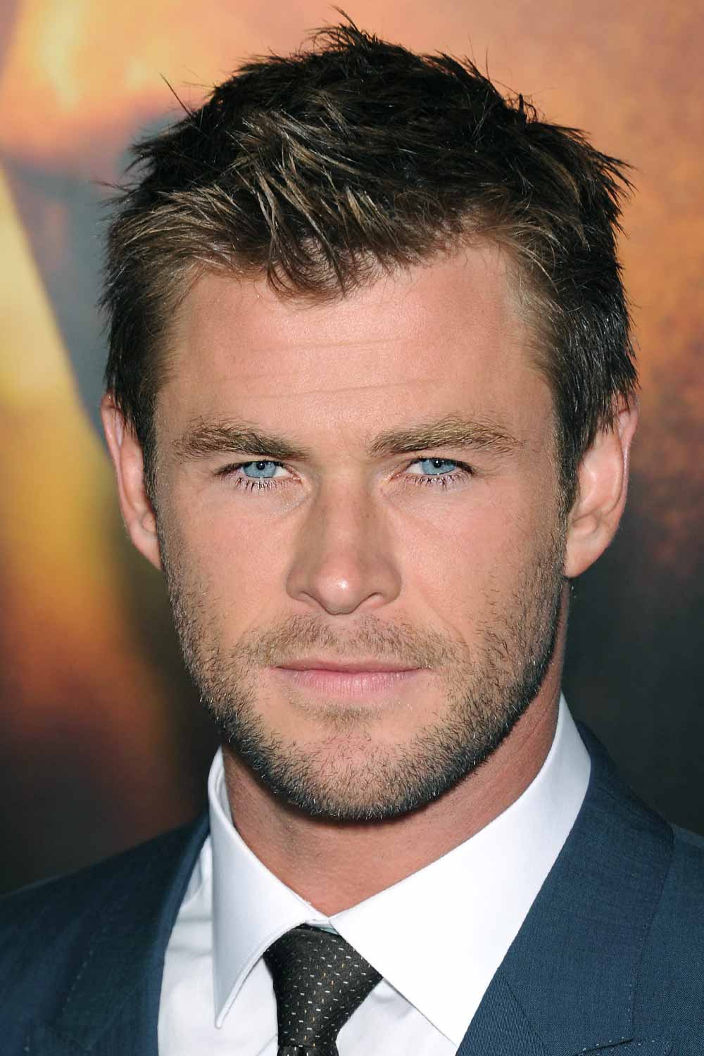 How To Get Chris Hemsworth Thor Ragnarok Haircut | MensHaircuts.com