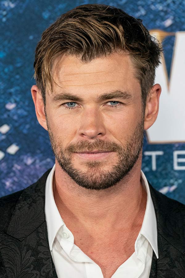 How To Get Chris Hemsworth Thor Ragnarok Haircut | MensHaircuts.com