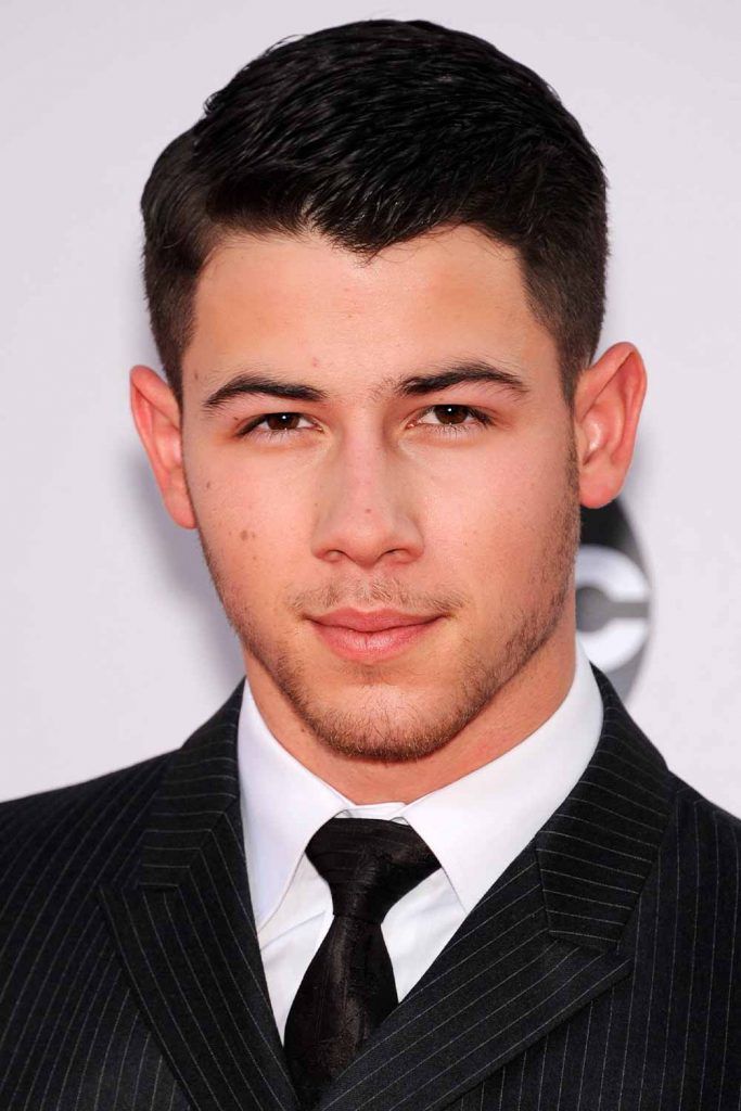 Nick Jonas' Side Part Teen Boys Haircut #teenboyhaircuts #teenhaircuts #haircutsforteenageboys
