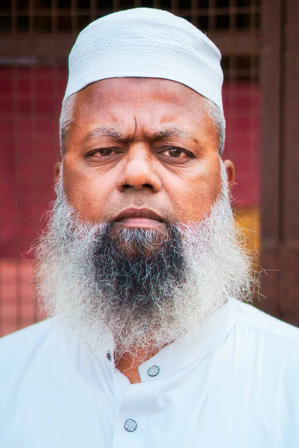 Long Beard Without a Mustache: Stylish Grooming Without the Mustache