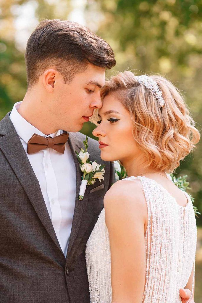 18 Ways to Style Wavy Hair for Your Wedding