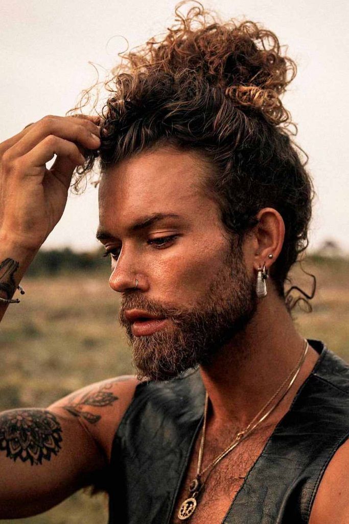 curly man bun hair