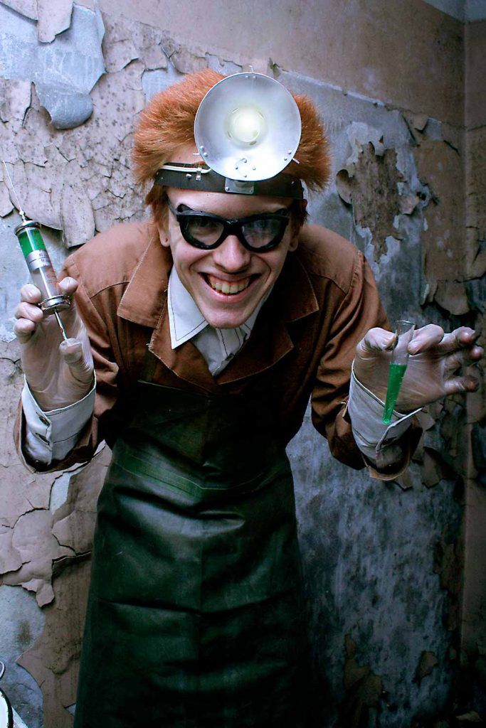 Crazy Doctor #halloweencostumes #halloweencostumeideas #menshalloweencostumes #halloweencostumesformen