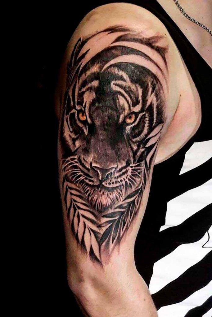 tiger tattoo on shoulder