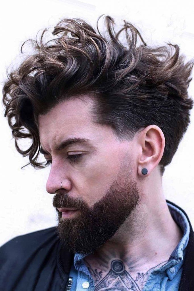 Quiff Haircuts For Curly Hair Men #curlyhairstylesformen #curlyhairmen #menscurlyhairstyles #hairstylesforcurlyhairmen