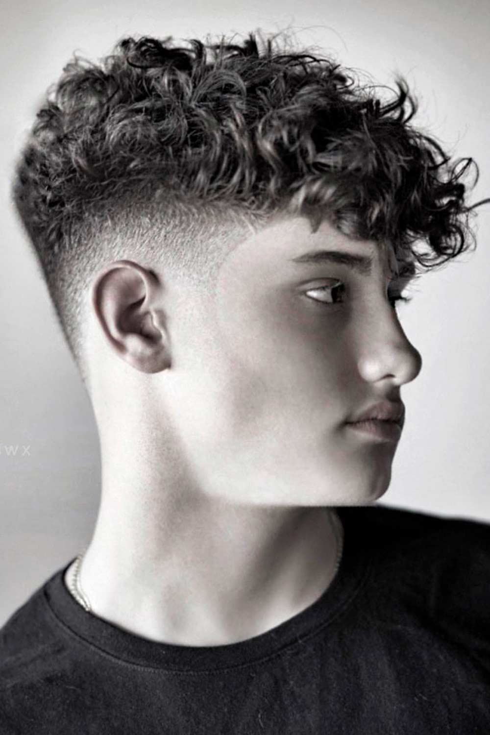 40+ Curly Hairstyles For Men: 2023 Trends