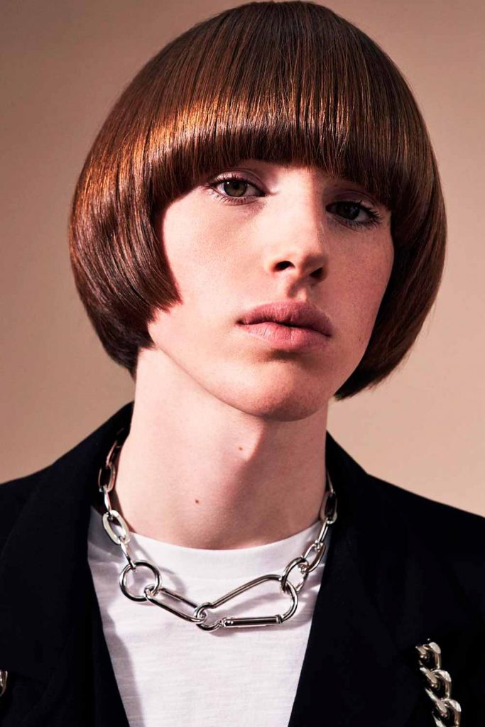 Blunt Bowl Cut Androgynous Haircuts #androgynoushaircuts #nonbinaryhaircuts #genderneutralhaircuts