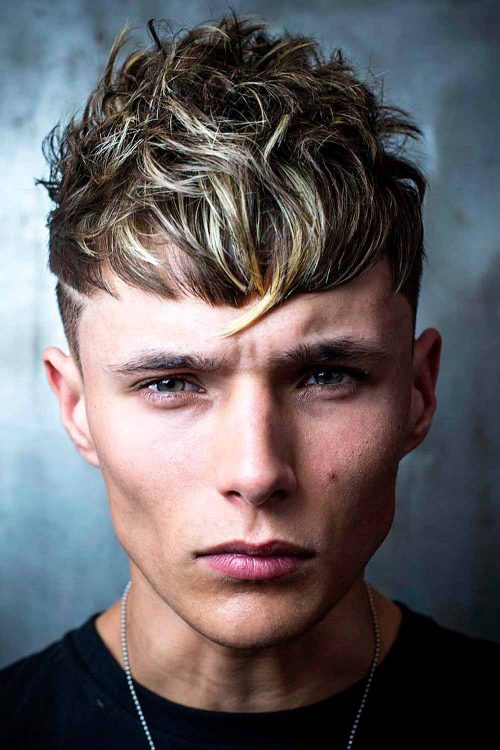 15 Frosted Tips Hairstyles For a Trendy Makeover