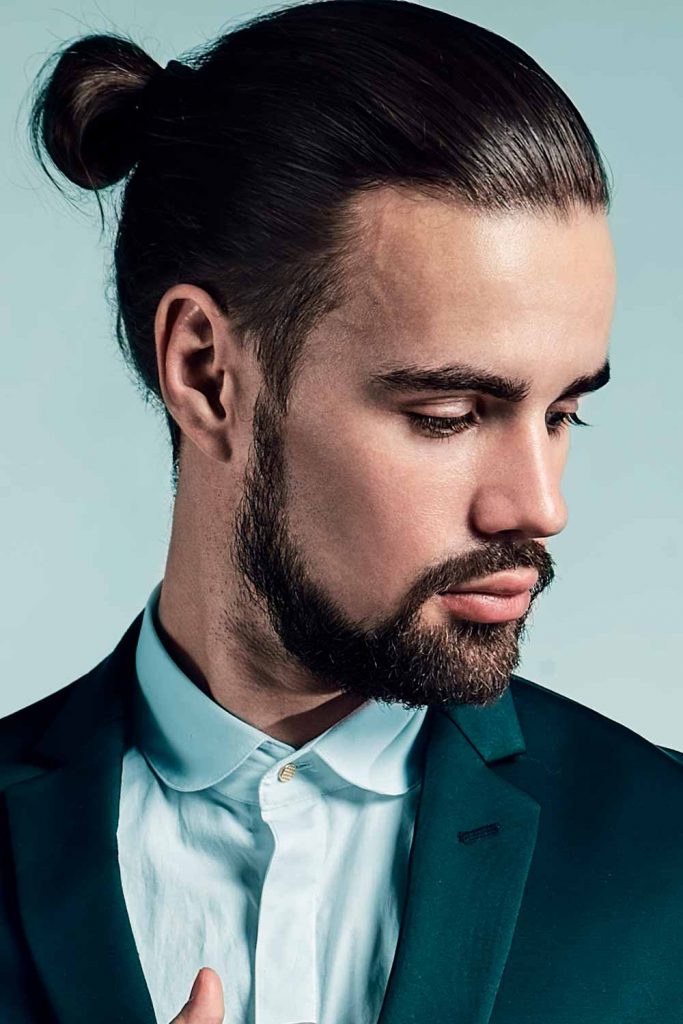 Man Bun #straighthairmen #menwithstraighthair #straighthairstyles #hairstylesforstraighthairmen 