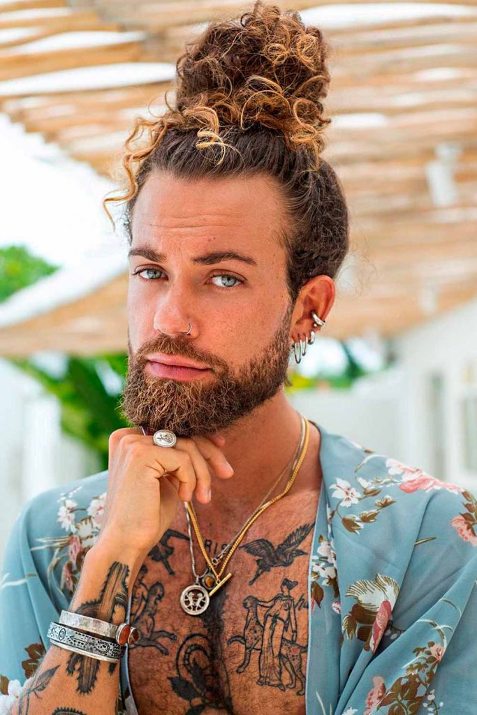 Curly Man Bun #curlyhairmen #curlyhairstylesformen #menwithcurlyhair