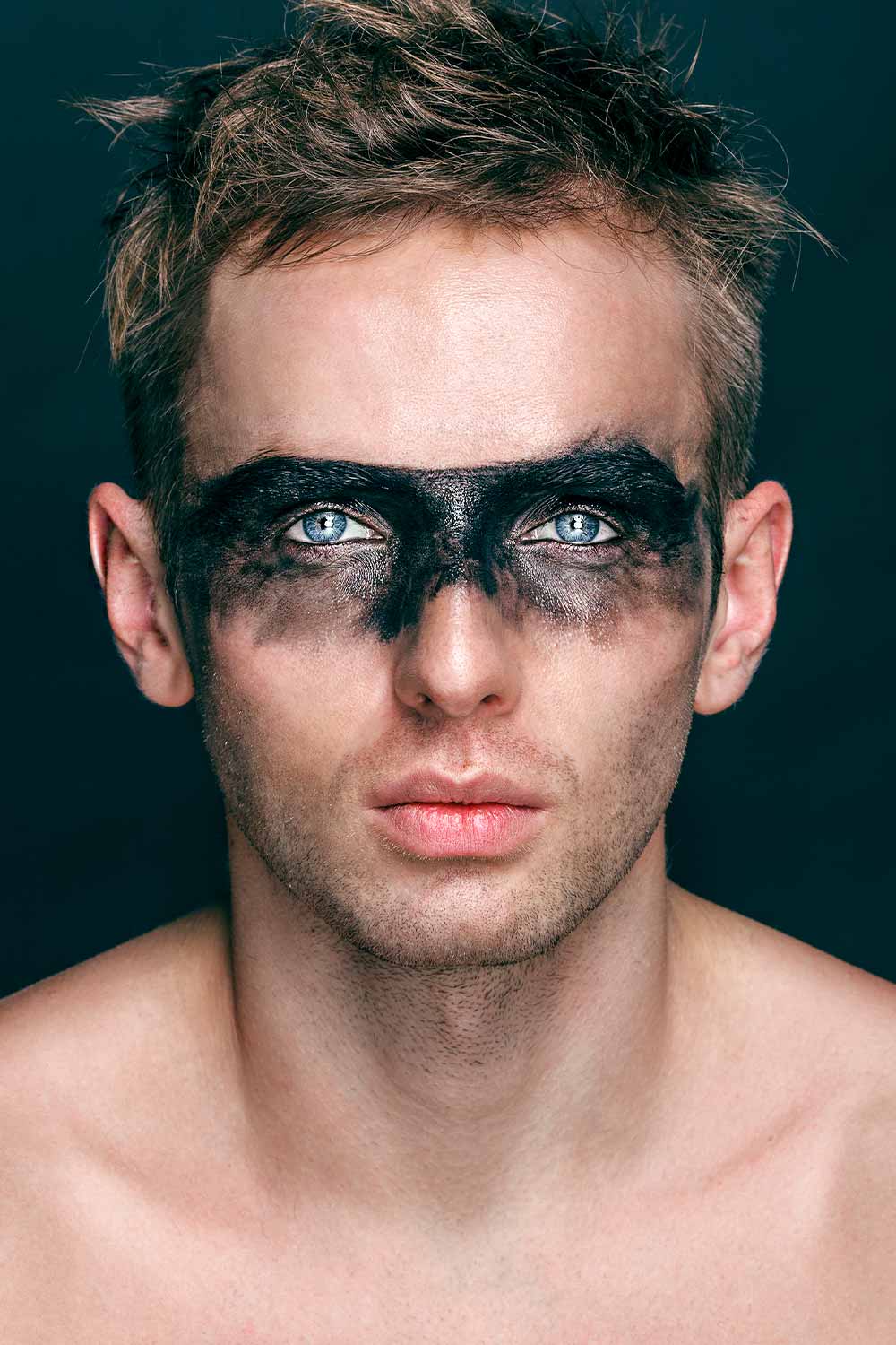 Black Eyes Mens Face Paint #halloweenmakeup #halloweenmakeupmen #halloweefacepaint #mensfacepaint
