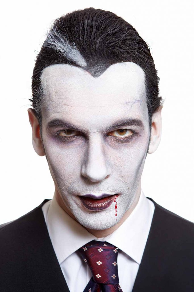 Vampire Mens Face Paint For Halloween #halloweenmakeup #halloweenmakeupmen #halloweefacepaint #mensfacepaint