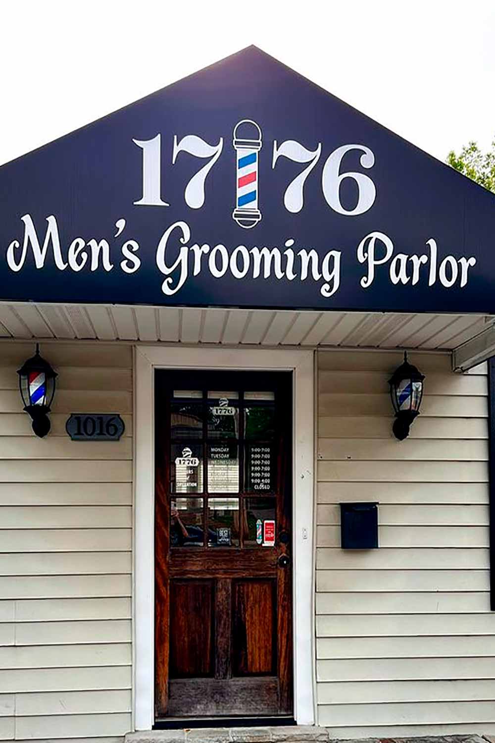 1776 Men's Grooming Parlor 2
