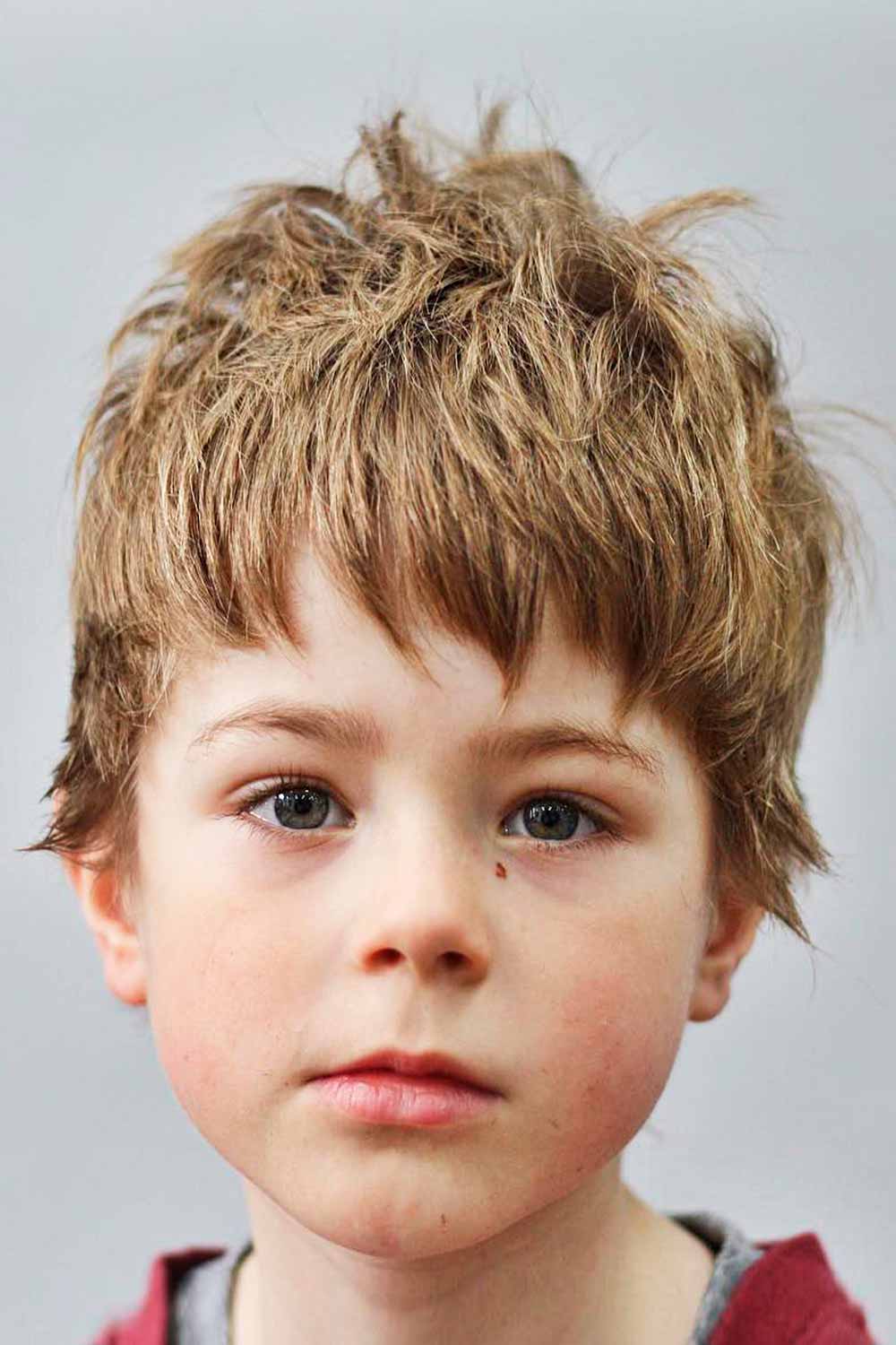 Cortes de cabelo Caesar Little Boy em camadas 2023 #littleboyhaircuts #todlderhaircuts