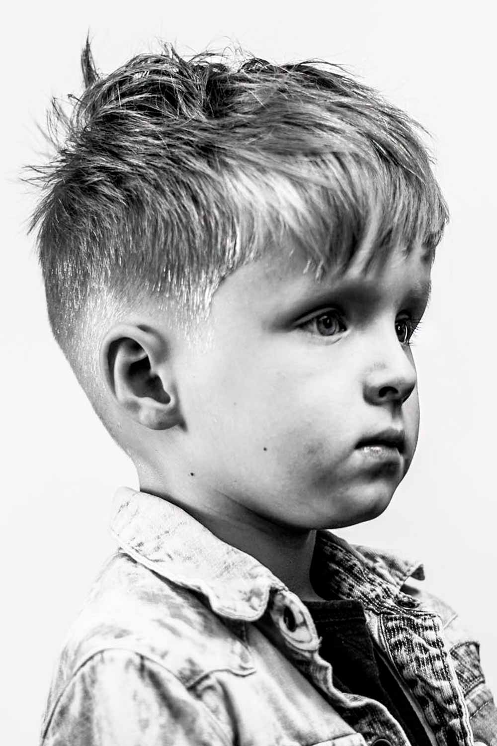 Cortes de cabelo infantis de menino com desbotamento baixo #littleboyhaircuts #todlderhaircuts