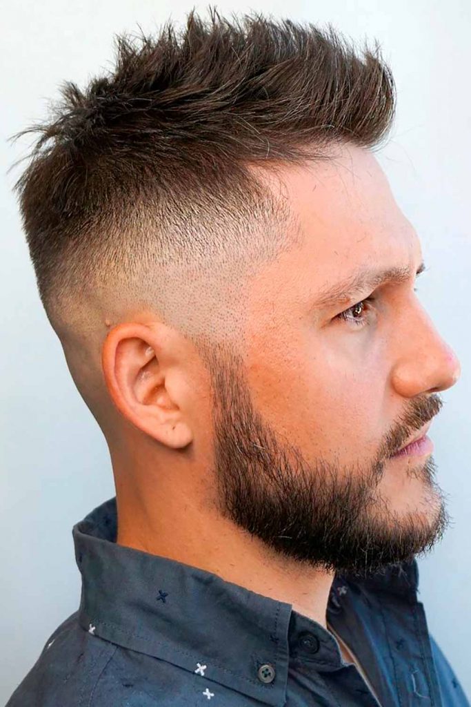 Faux Hawk High Fade Mens Low Maintenance Haircut #simplehairstylemen #lowmaintenancemenshairstyles #easyhairstylesmen