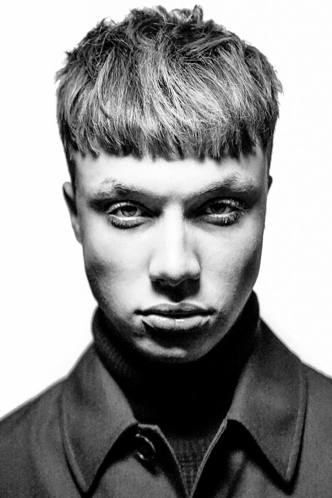 Messy Bowl Mens Haircuts #simplehairstylemen #lowmaintenancemenshairstyles #easyhairstylesmen