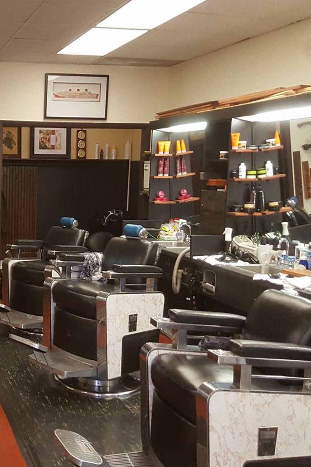 Ninis Barber Shop 3