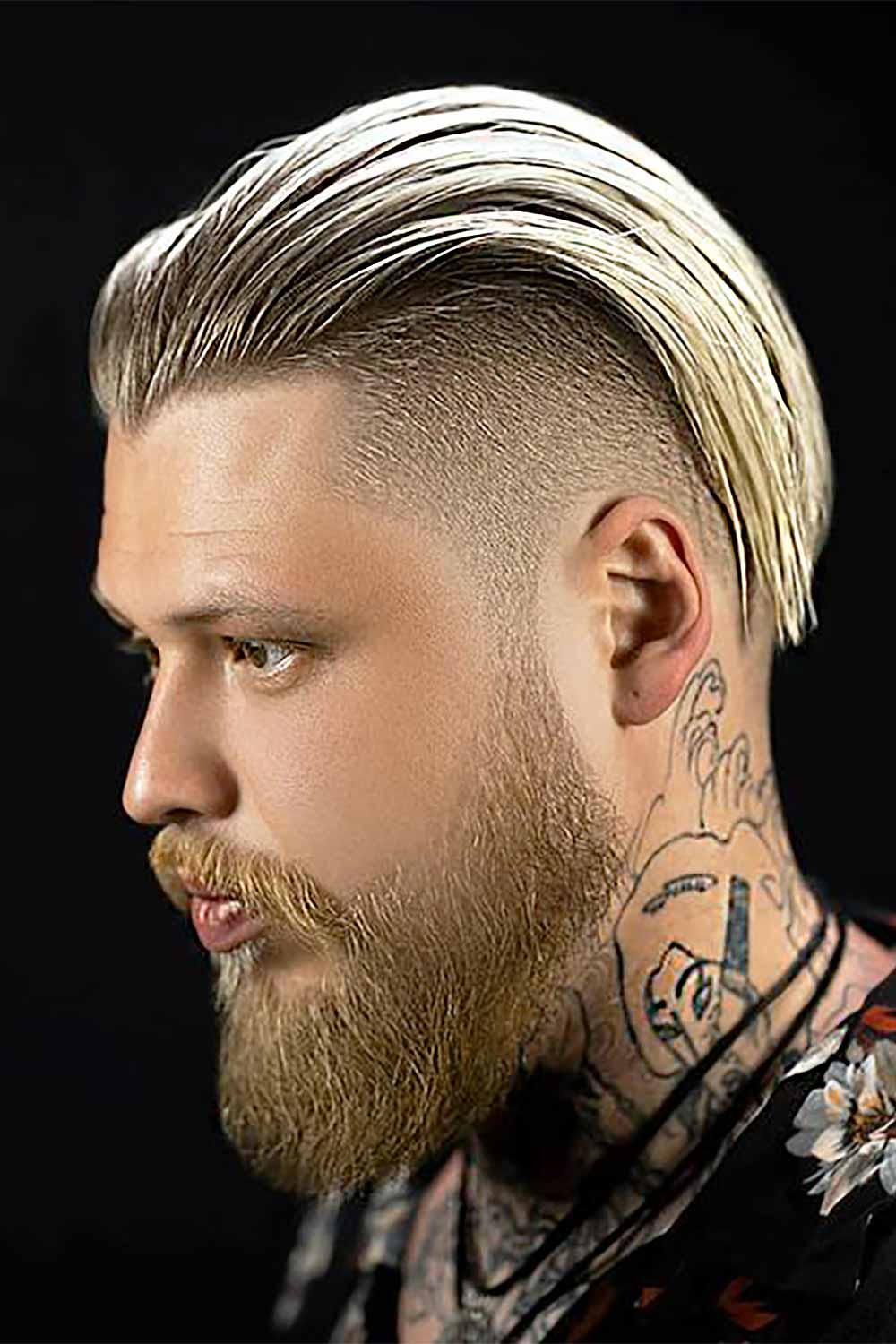 Blonde For Men Undercut #blondemenhaircuts #blondehaircut #menhaircut #blondemen