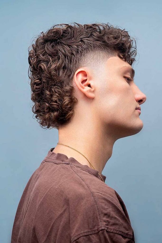 75 Clever V-Shaped Haircuts for Men (V Hairstyle Guide) | V shaped haircut,  V hair, V cut hair