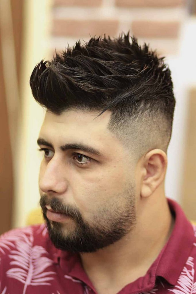 Faux Hawk Haircut For Round Face Men #roundface #roundfacehaircut #roundfacehairstyle