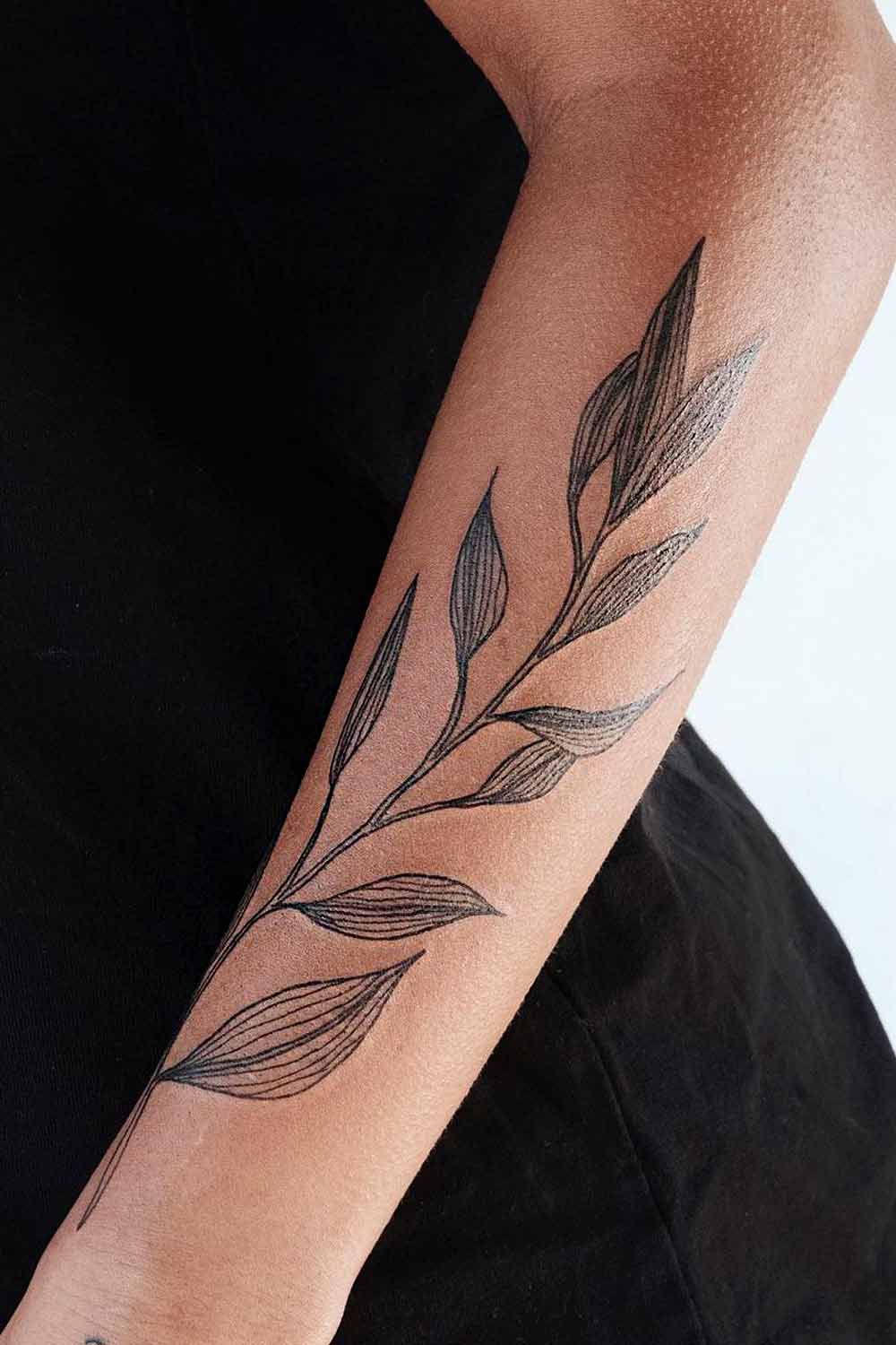 Leaf Tattoo for Men #tattoosformen #tattoosmen #besttattoos #tattoo