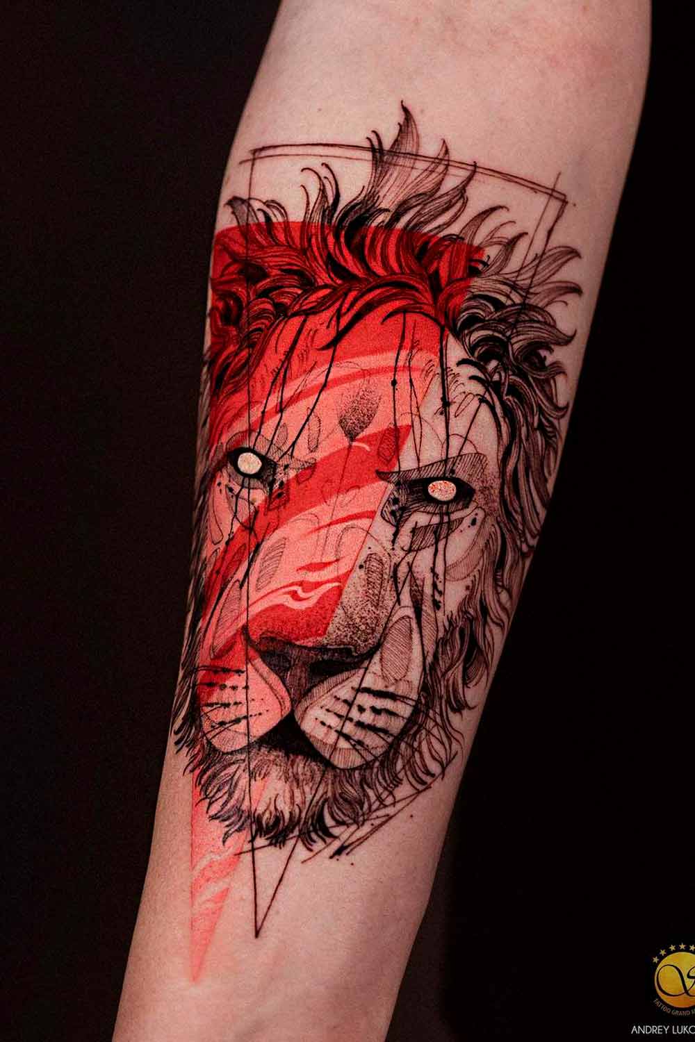 Homens Tatuados de Leão #tattoosformen #tattoosmen #besttattoos #tattoo