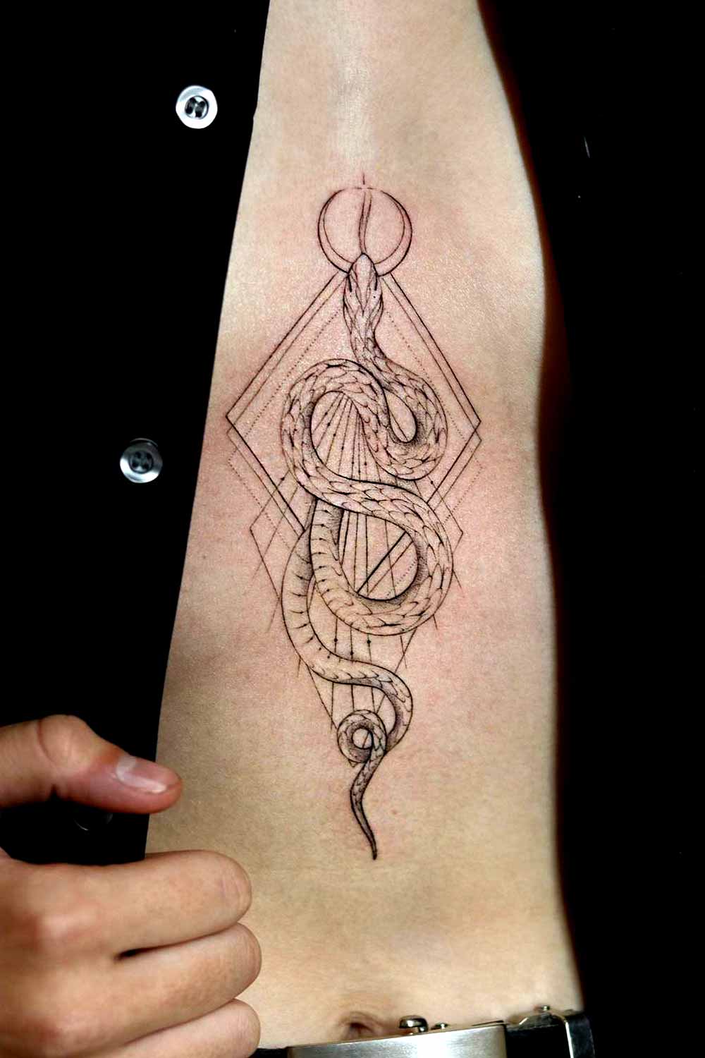 Tatuagem de cobra para homens #tattoosformen #tattoosmen #besttattoos #tattoo