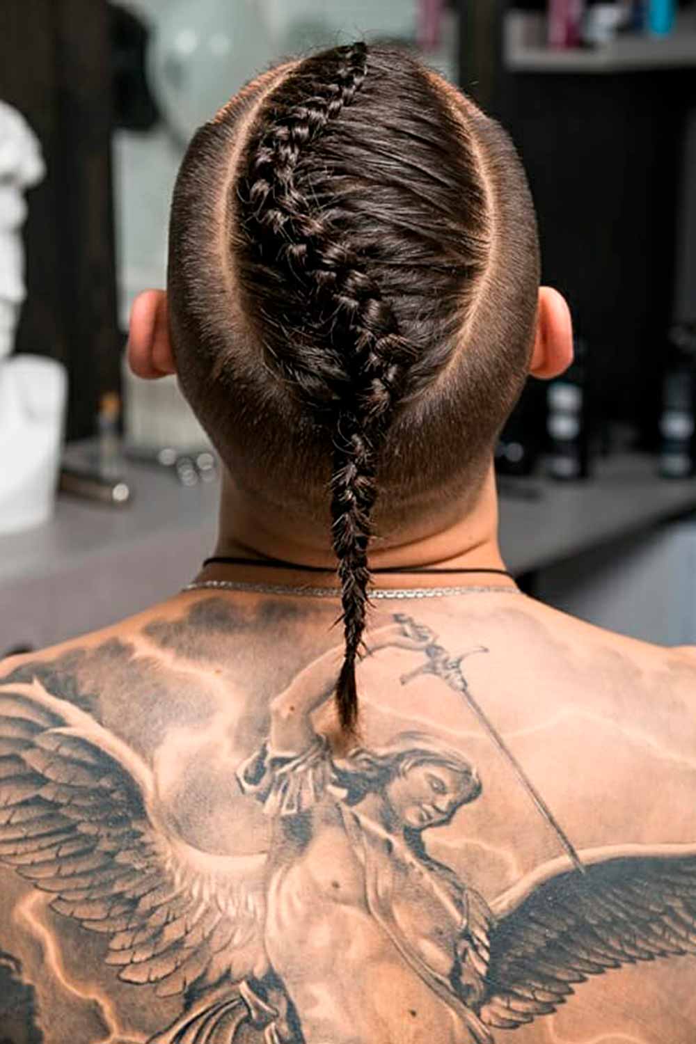 Beauty Spa Caucasian Woman's Back African Braids Discreet Tattoo Stock  Photo by ©ccile.ducrot.orange.fr 619400426