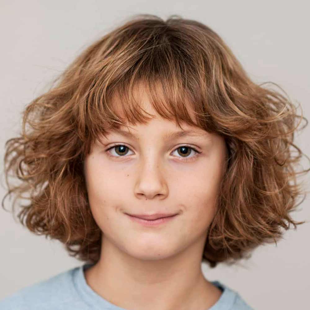 Boy hairstyle hi-res stock photography and images - Alamy