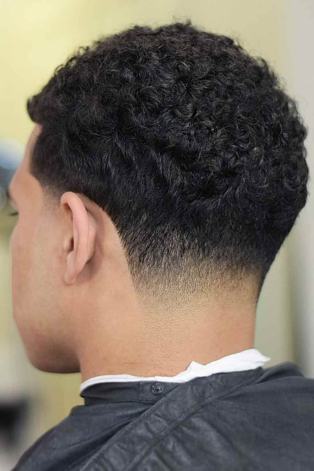 Low Taper Fade Curly Haircut #taperfadecurlyhair #taperfade #curlyhair #taper #fade