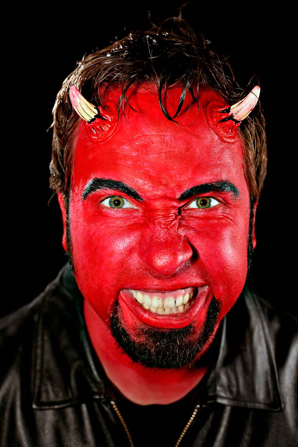 Devil #halloweenmakeupformen #menshalloweenmakeup