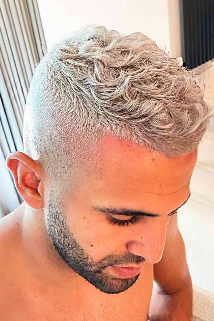 Bleached Curly Top #curlyhairmen #shortcurlyhairstyles #curlyhairstylesformen #menwithcurlyhair