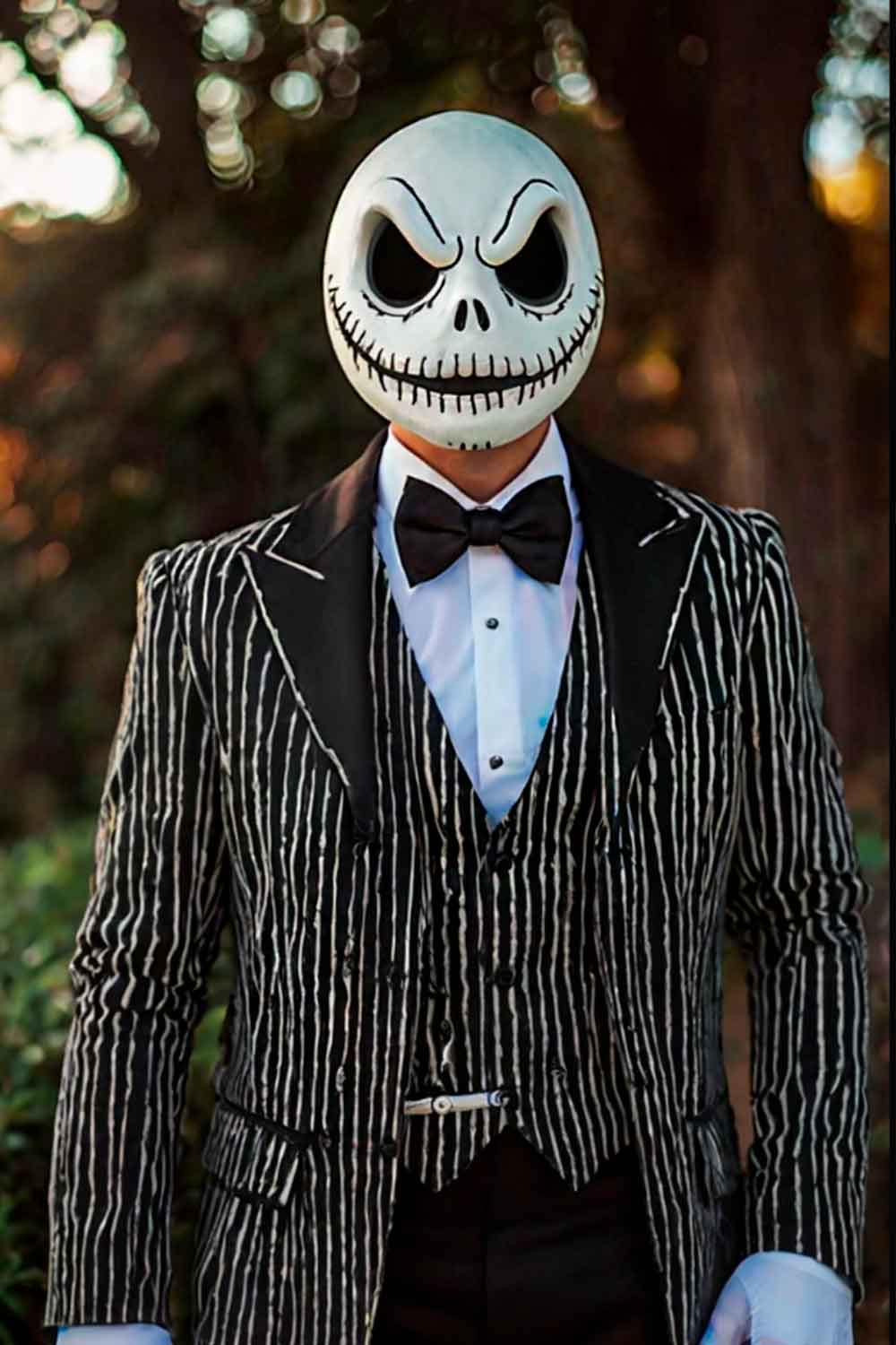 Jack Skellington Halloween Costume Ideas #halloweencostumemen #menshalloweencostumes #halloweencostumeideas